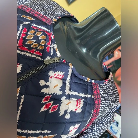 Women’s Quilted Style Roxy Jacket  ( Large ) - Picture 5 of 5